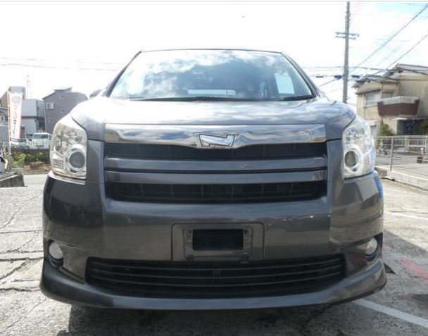 2010 Toyota Noah SI